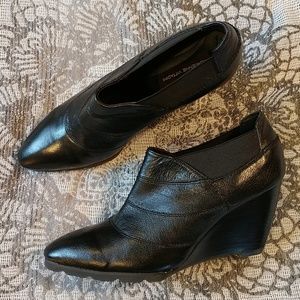 Adrienne Vittadini Black Leather Wedge Booties